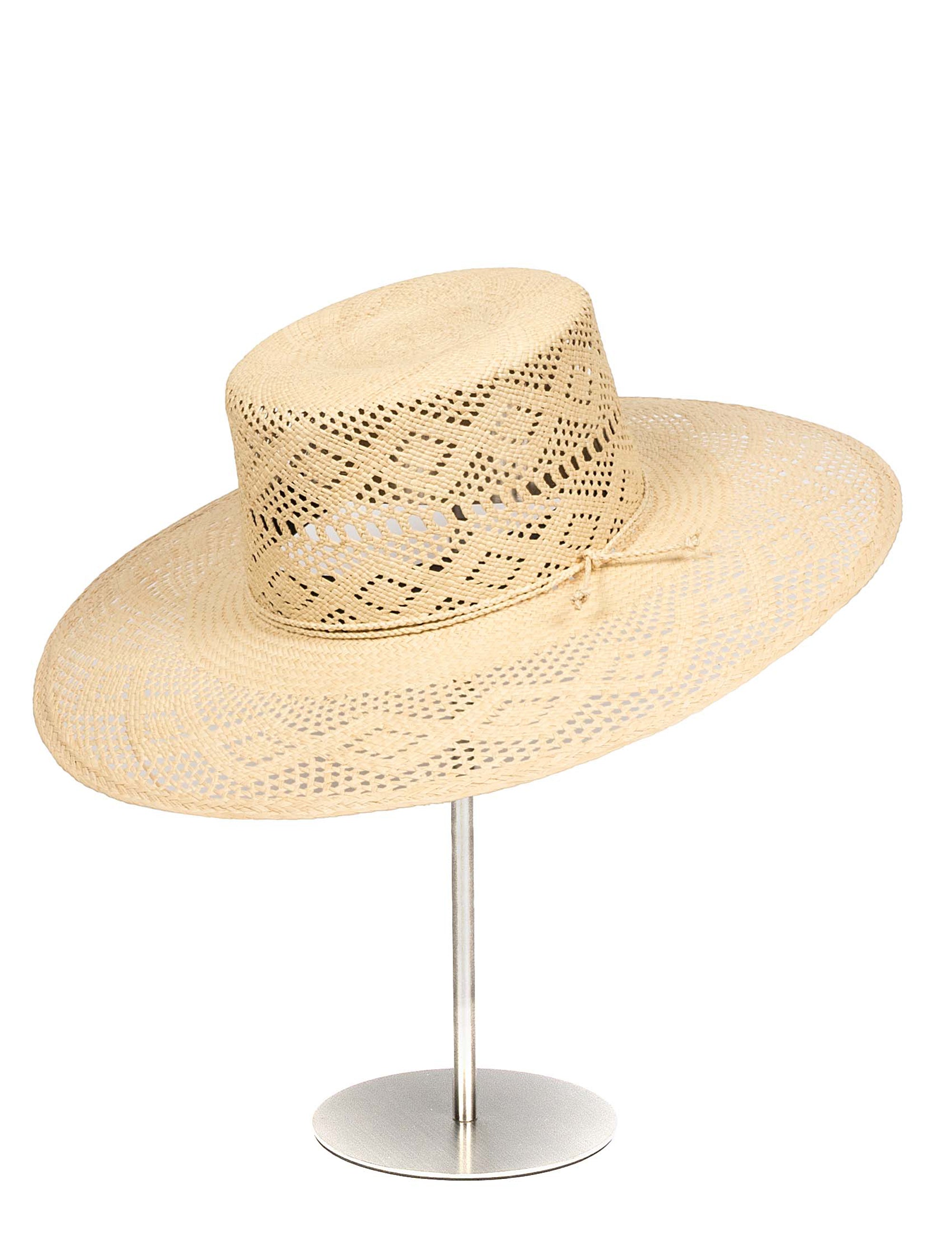 Sombrero de Paja Daniela. Hecho de 100% paja toquilla con un cintillo decorativo trenzado. Panama hat tejido a mano en Ecuador. Tamaño Regulable.